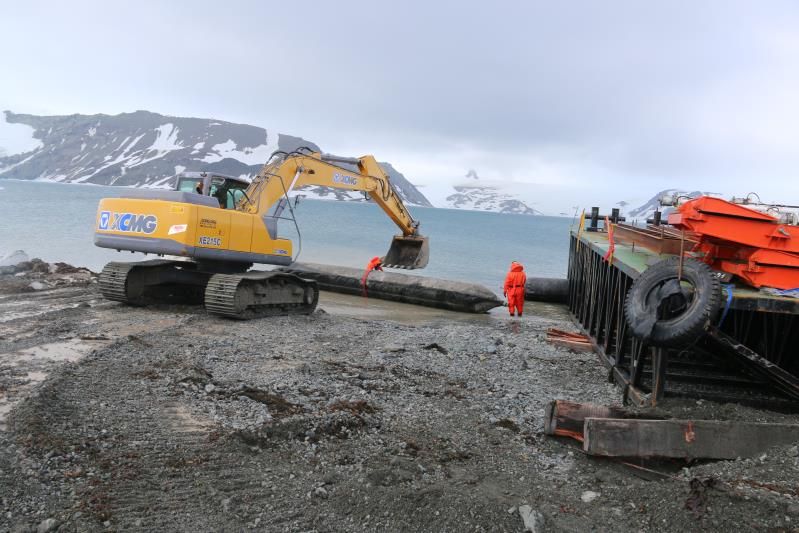 Marine Salvage Airbags for Lifting a Sunken Ship, Vessels